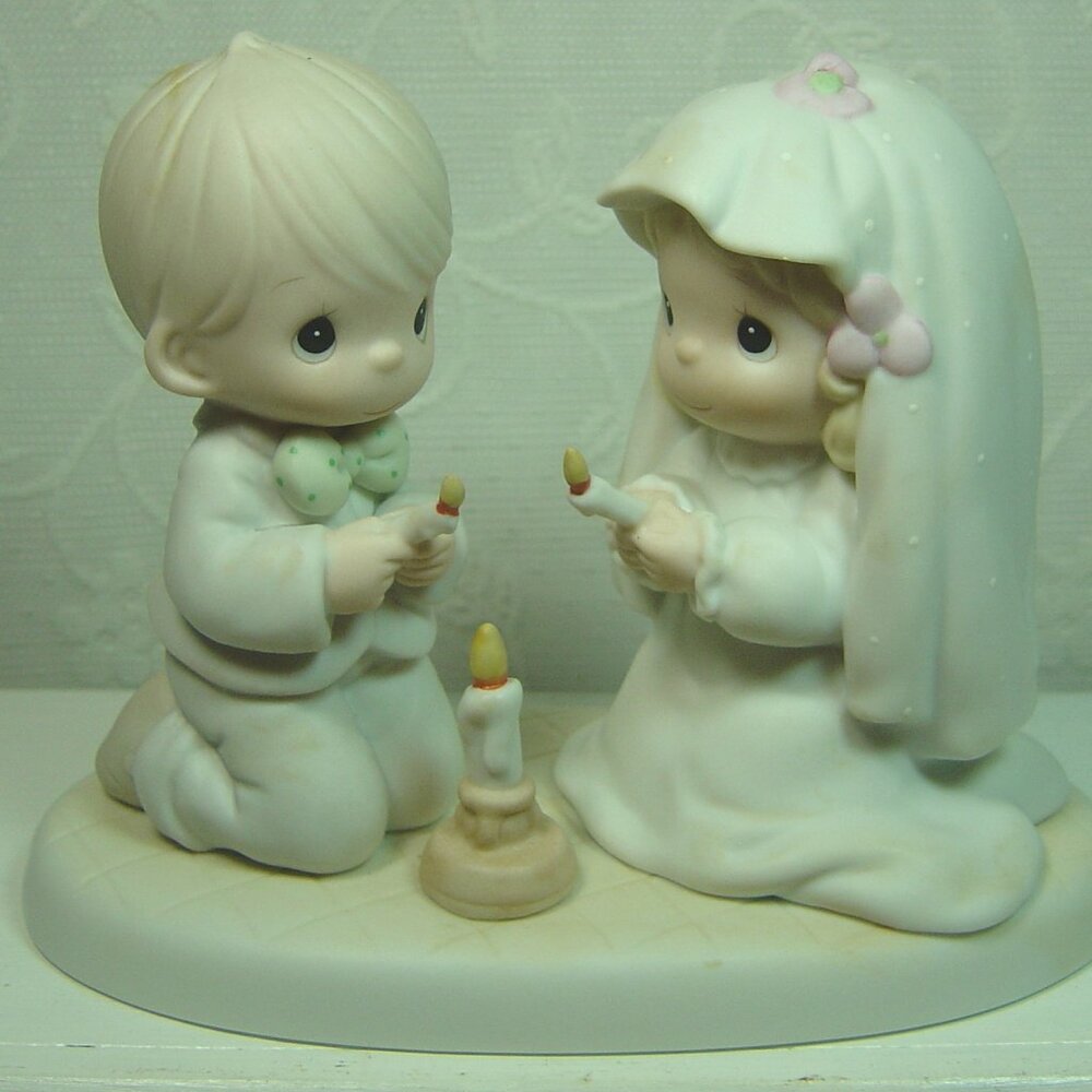 Vintage Precious Moments figurine-The Lord is the Light to Your Happiness--1988-